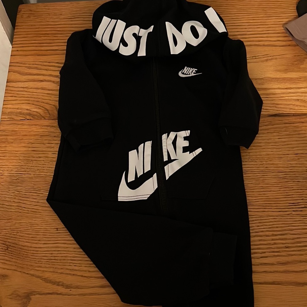 Nike one piece 12m